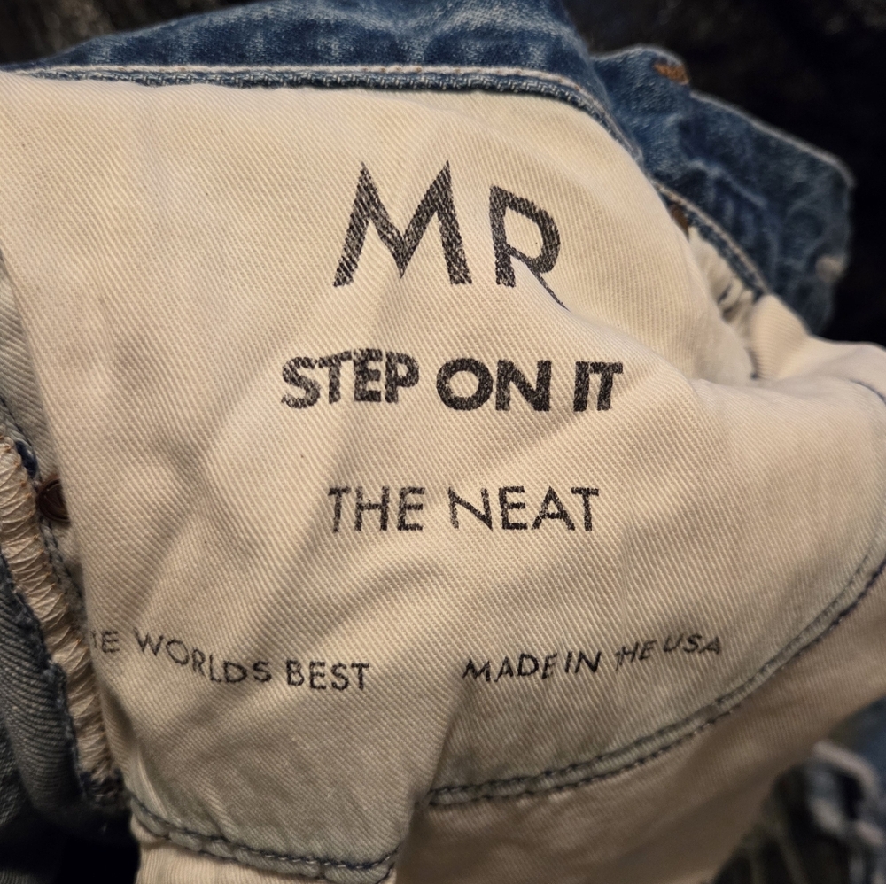 Mother Jeans Size 34 With Distressed Hem - Picture 3 of 3